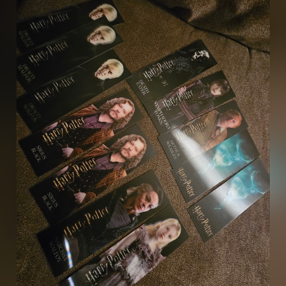 Lot of 12 Harry Potter Warner Brothers Bookmarks, 8 Different Characters